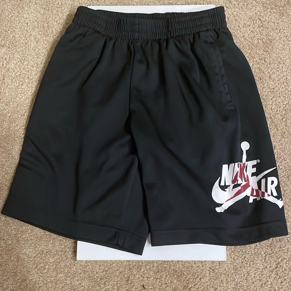 Nike Boy`s Air Jordan Jumpman Classics Shorts | Medium | Black/Red/White
